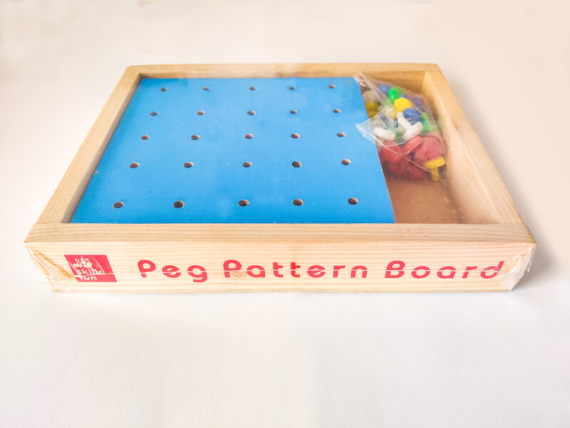 Travel Toy – Peg Pattern Board 3